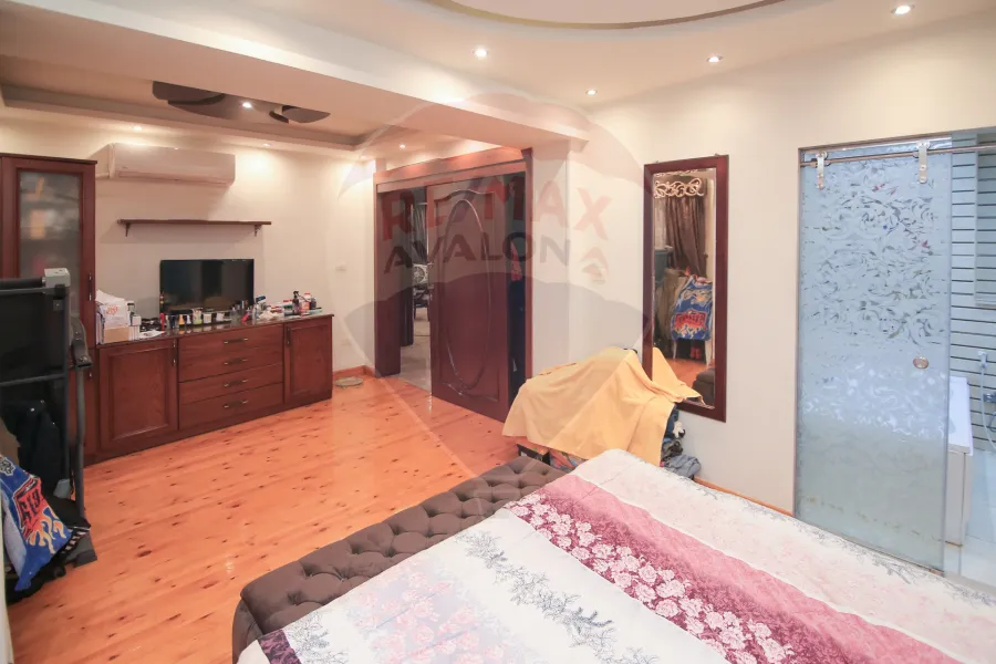 Apartment for sale 240 m Moharam Bek (Al-Moamoun st. directly)