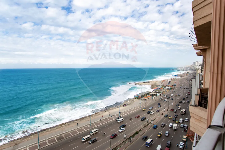 Apartment for sale 230 m Camp Chezar (directly on the sea)