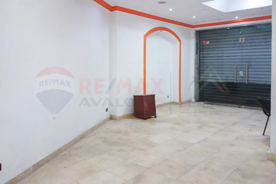 Shop for rent 120 m Tharwat (Abdel Salam Arif St.)