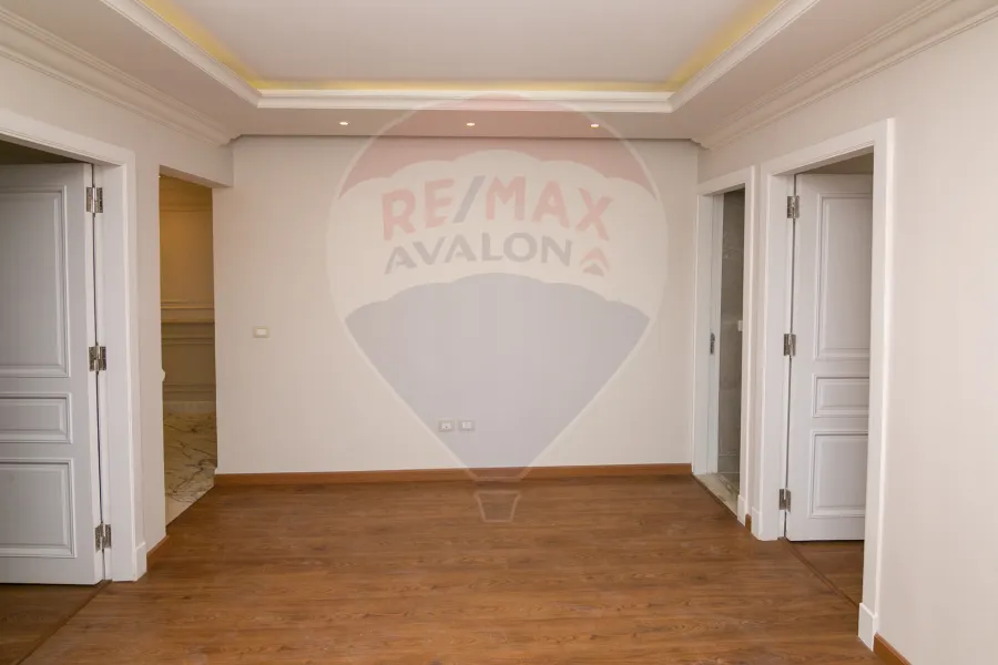 Apartment for sale 215 m Roushdy (Sorya St.- Brand building)