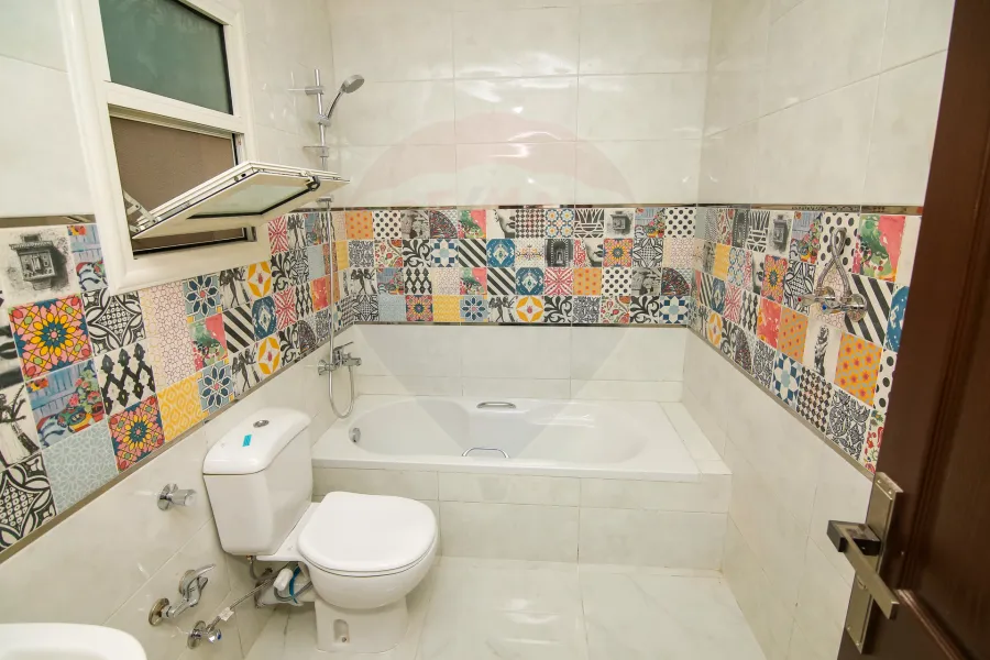 Apartment for sale 165m Smouha (El Reyada St.-East Tower Compound)