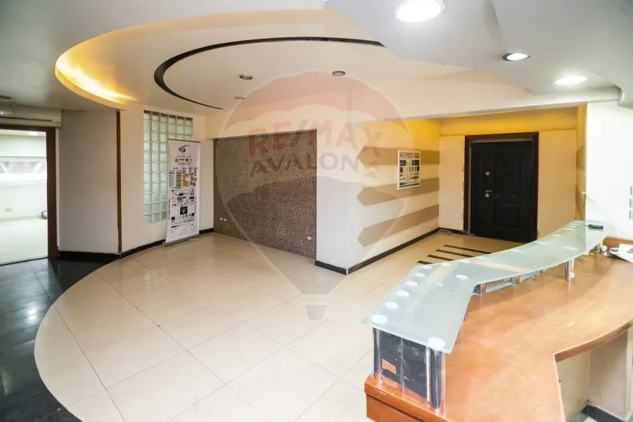Administrative headquarters for rent 300 m Laurent (Abu Qir Street)