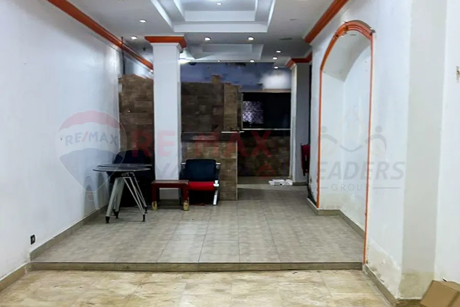 Shop for rent 120 m Tharwat (Abdel Salam Arif St.)