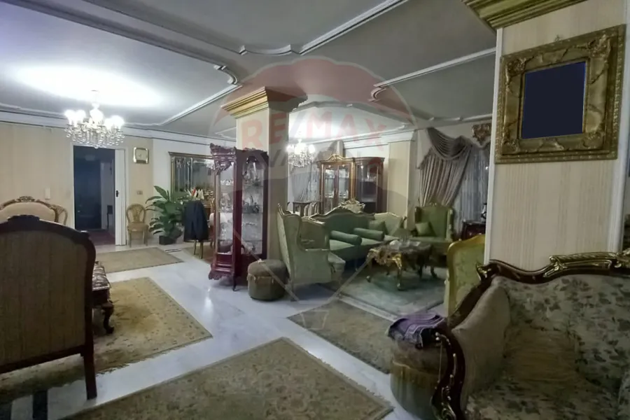 شقة للبيع 265 م ميامي (خطوات من البحر)