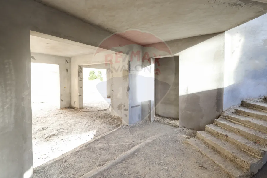 Stand alone villa for sale 840 m King Mariot (Alex West - Antoniades - model V3)