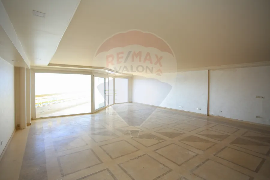 Apartment for sale 335 m Zezinia (directly on the sea)