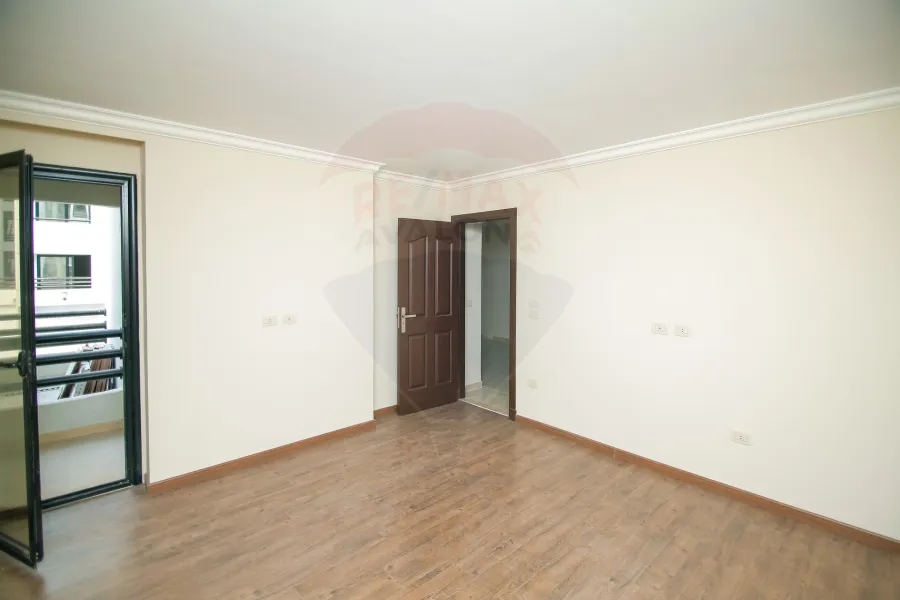 Apartment for sale 165m Smouha (El Reyada St.-East Tower Compound)