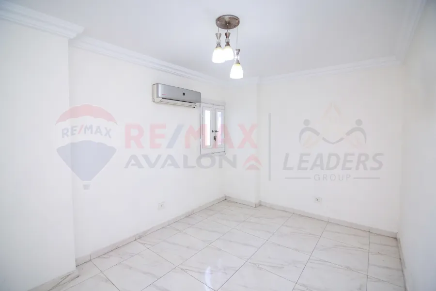 Administrative apartment for rent 175 m Cleopatra (Army Road)