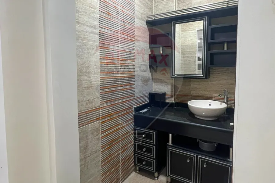 Standalone villa for sale 500 m King Mariout (Ganat Al Mohameen)