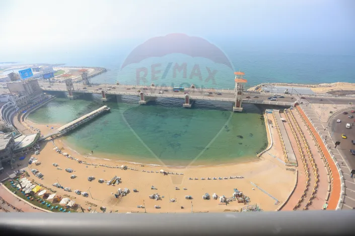 Apartment for rent 173 m Stanley (directly on the sea - Brand Building)
