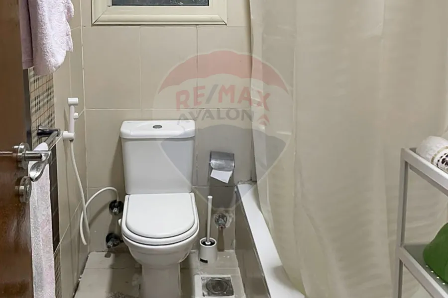 Chalet for sale (Emirates Heights - Ras Elhekma) 100 m + 25 m Garden