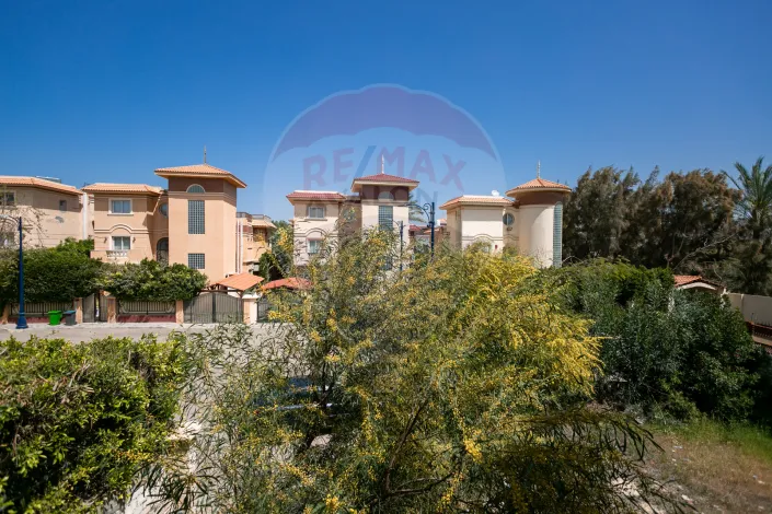 Stand alone villa for sale 560 King Mariout ( El Ouroba Royal Compound)