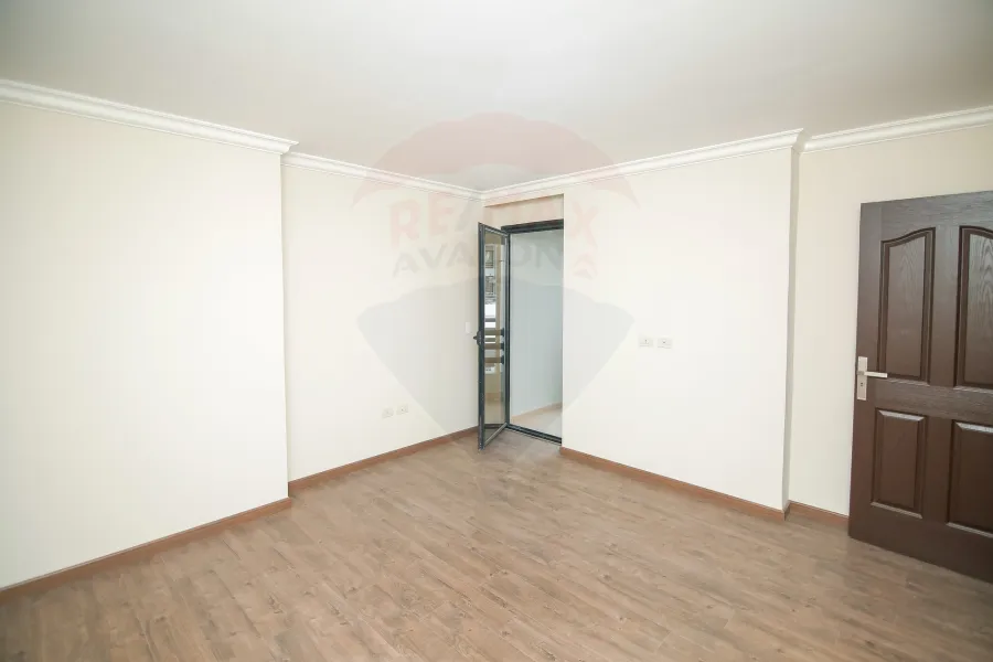 Apartment for sale 165m Smouha (El Reyada St.-East Tower Compound)