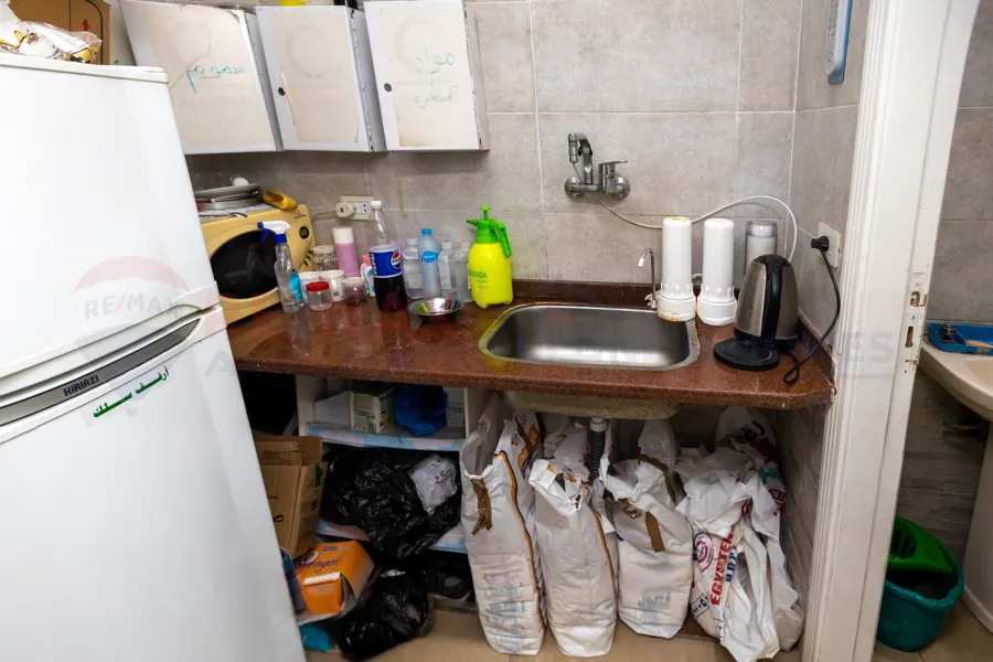 Pharmacy for sale 45 m Sidi Bishr (Khaled Ibn El Walid St.)