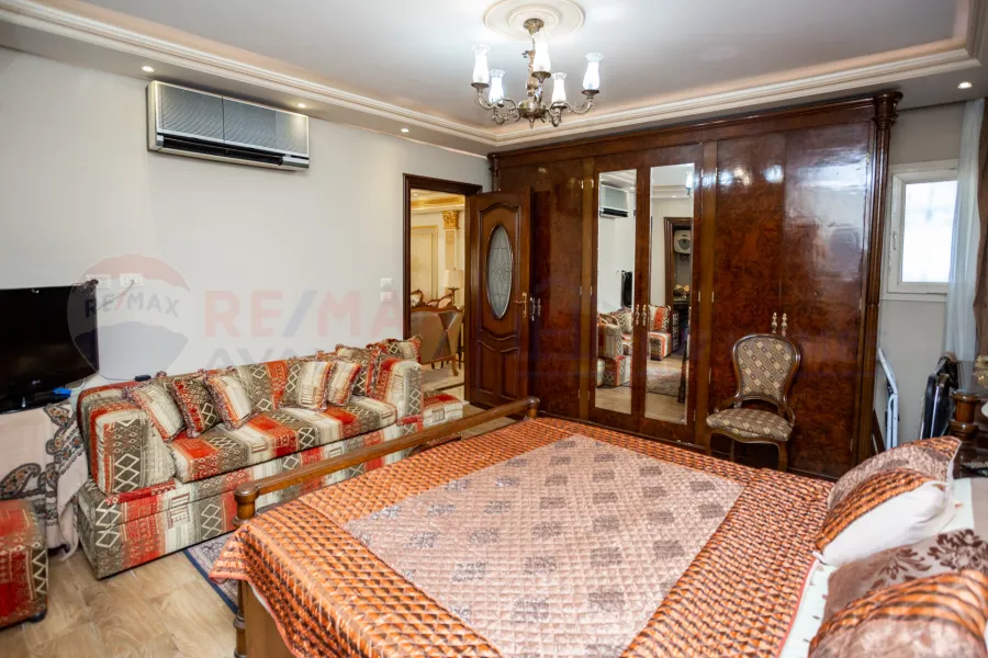 Apartment for sale 300 m Latin District (Aristo st.)