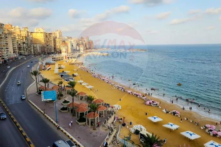 شقة للبيع 200 م ميامي (على البحر مباشرة)