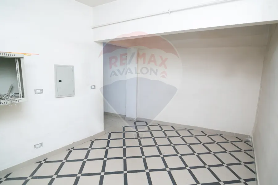 Administrative headquarters for rent 300 m Laurent (Abu Qir Street)