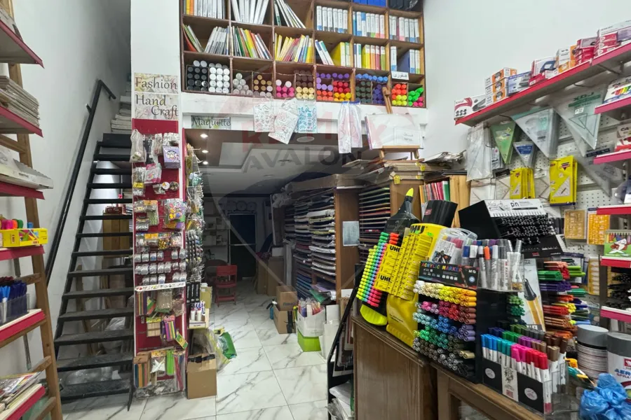 محل + صندرة للبيع  95 م سموحة (ش جامعة فاروس)