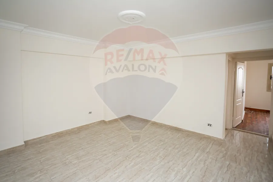 شقة للبيع 232 م كفر عبده (ش سكينة بنت الحسين)