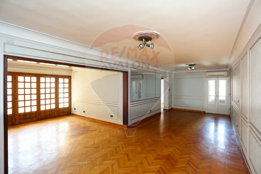 شقة للايجار 170 م كفر عبده (ش سكينة بنت الحسين)