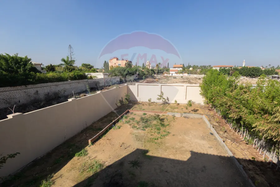 Villa for sale 615 m King Mariout (Royal Compound)