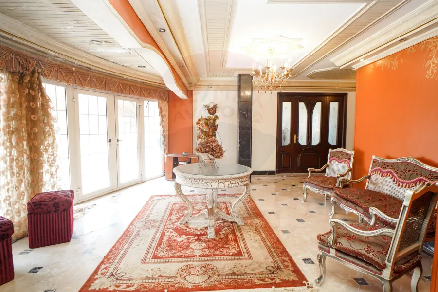 شقة للبيع 500 م لوران (ش شعراوي الرئيسي)