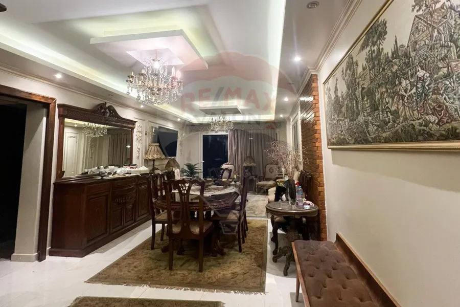 شقة للبيع 150 م  كامب شيزار (ش احمد قمحة - المكتبات)