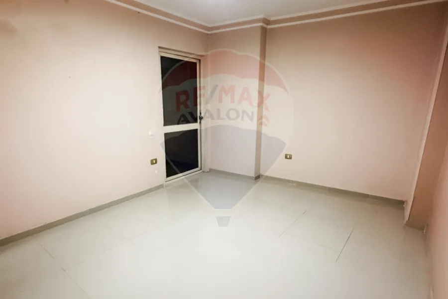 شقة للبيع 150 م جليم (ش محمد مقبل)