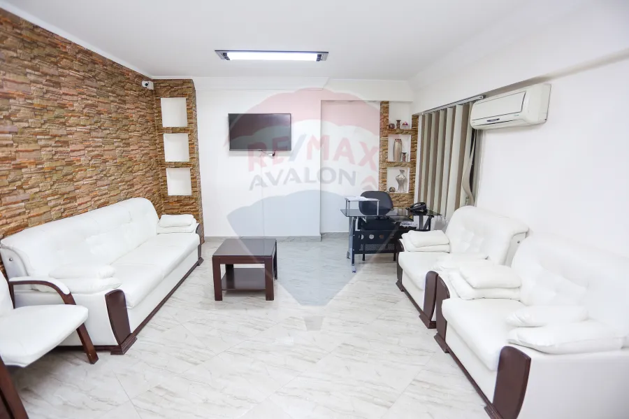 Administrative Office for rent 125m Janacklees ( Elsalam Interbuild Tower - Abu Qir St.)