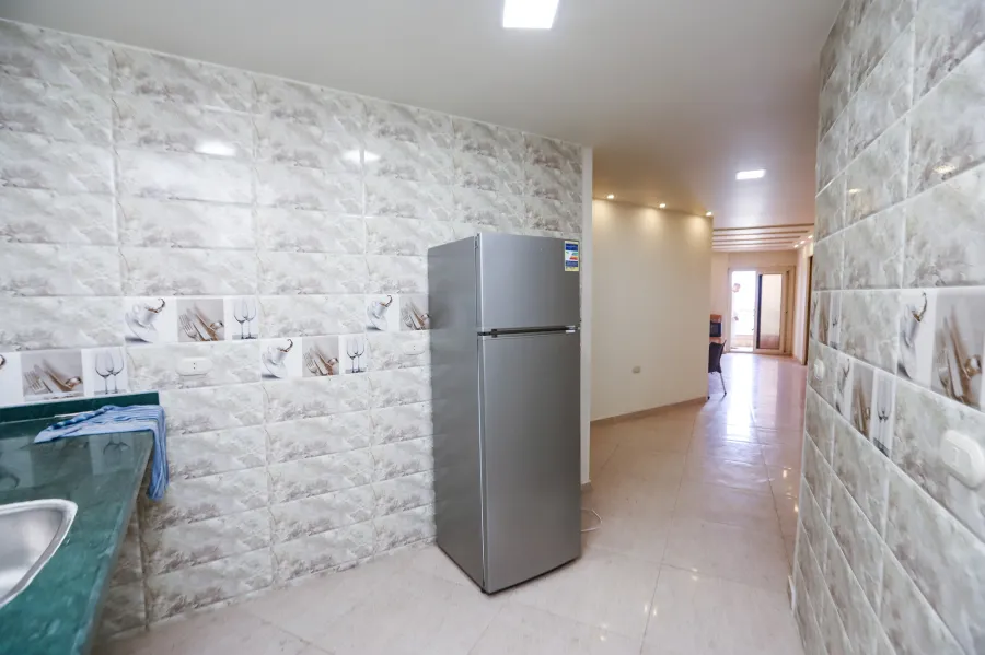 شقة للبيع 110 م العصافرة (على البحر مباشرة)