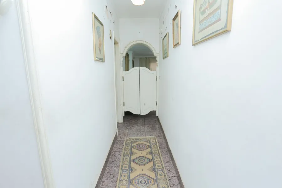 شقة للبيع 200م لوران ( متفرع من الاقبال- أبراج مينا)