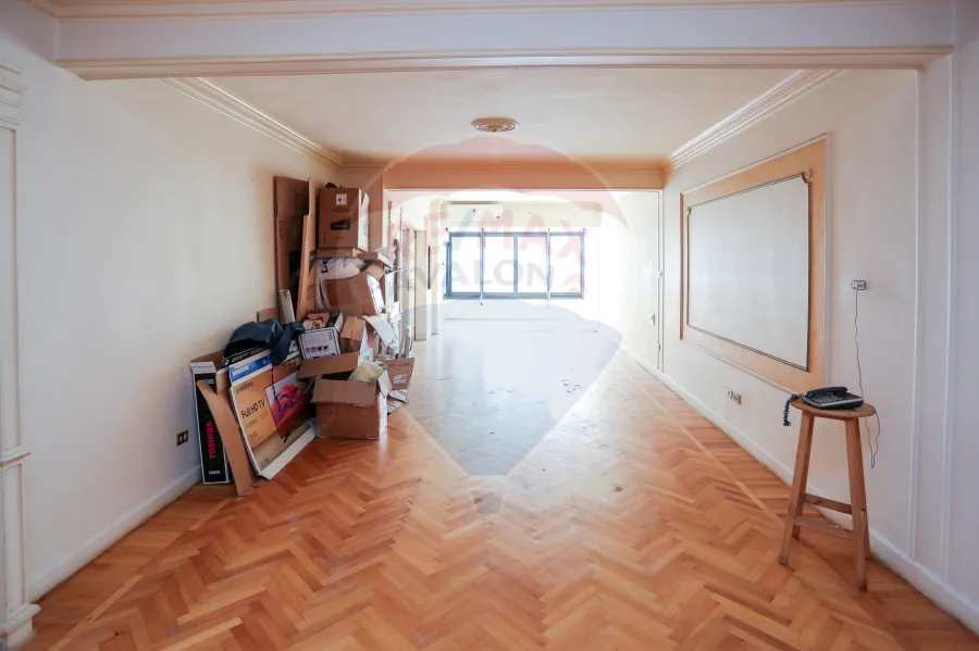 شقة للبيع 180 م رشدى (ش رشدى)