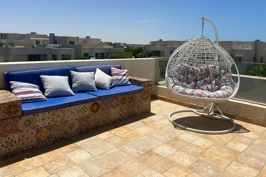 سنيور شاليه علوي للبيع (هاسيندا باي - بالم هيلز) سيدي عبدالرحمن 265 م