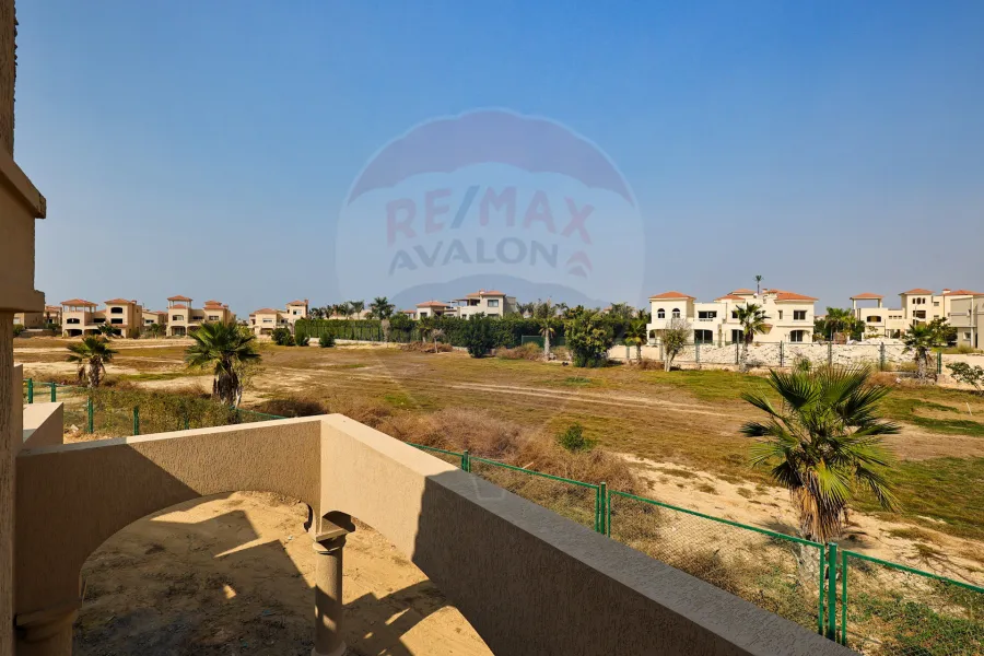 Villa for sale King Mariout (Compound Alex West View golf land - Saint Catherine)