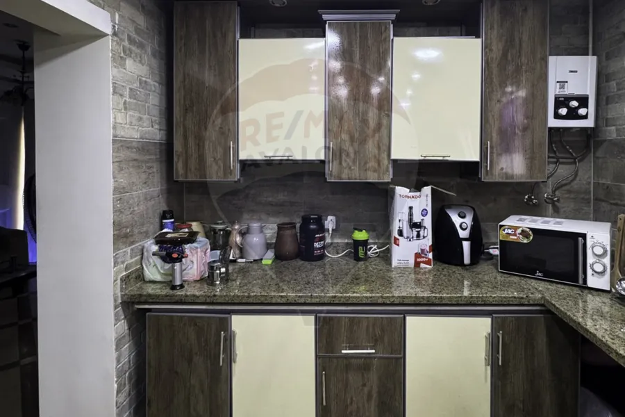 شقة للإيجار المفروش 165 م سموحة (ش فوزي معاذ)