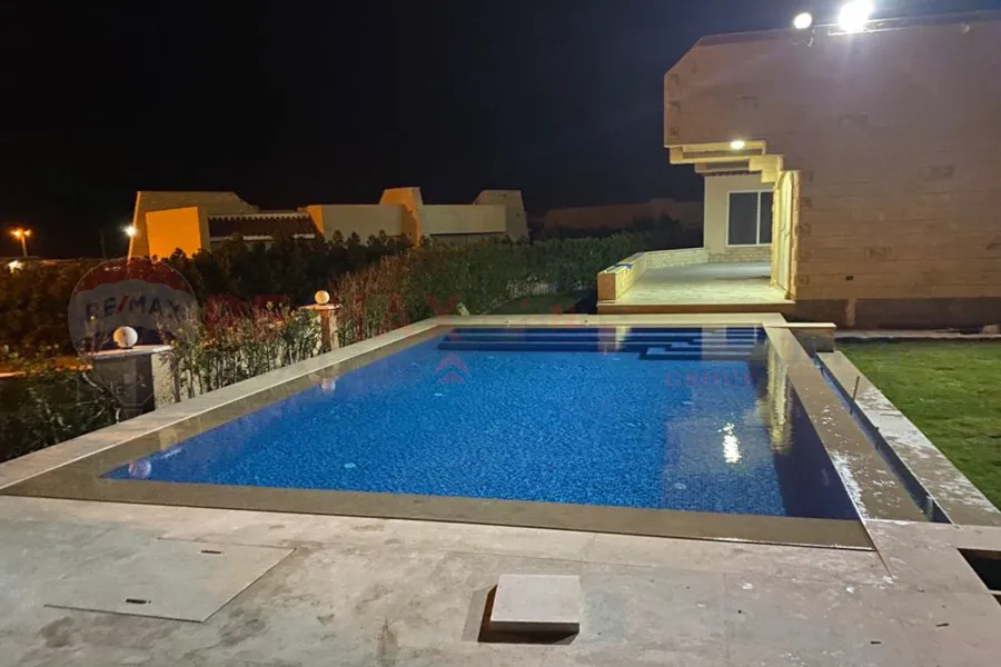 فيلا للبيع (شاطئ  الفيروز) 650 م