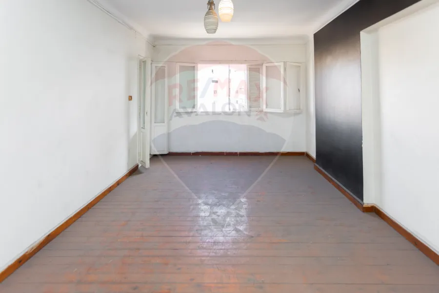 شقة للبيع 160 م ميامي (ش جمال عبد اناصر - امام الاكاديمية البحرية)