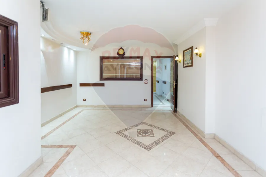 Administrative apartment for sale 111 m Smouha (Fawzy Moaz St.)
