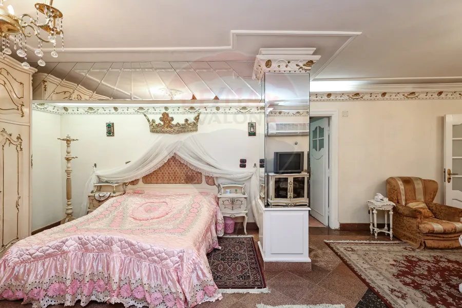 شقة للبيع 500 م المندرة (علي البحر مباشرة)