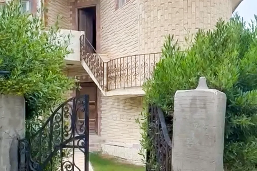 شاليه للبيع (هيليوبيتش - الساحل) 240 م