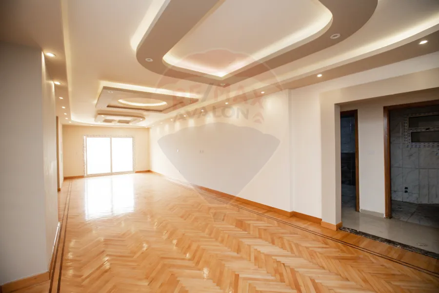 شقة للبيع 220 م مصطفى كامل (على الترام مباشرة) - أول سكن - شقة ناصية