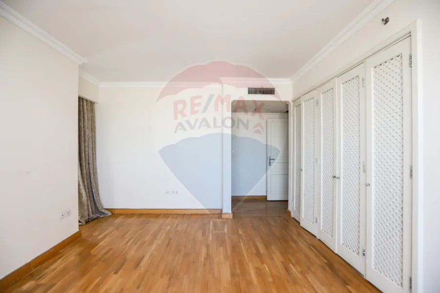 Apartment For Sale 264 m San Stefano (Four Seasons)