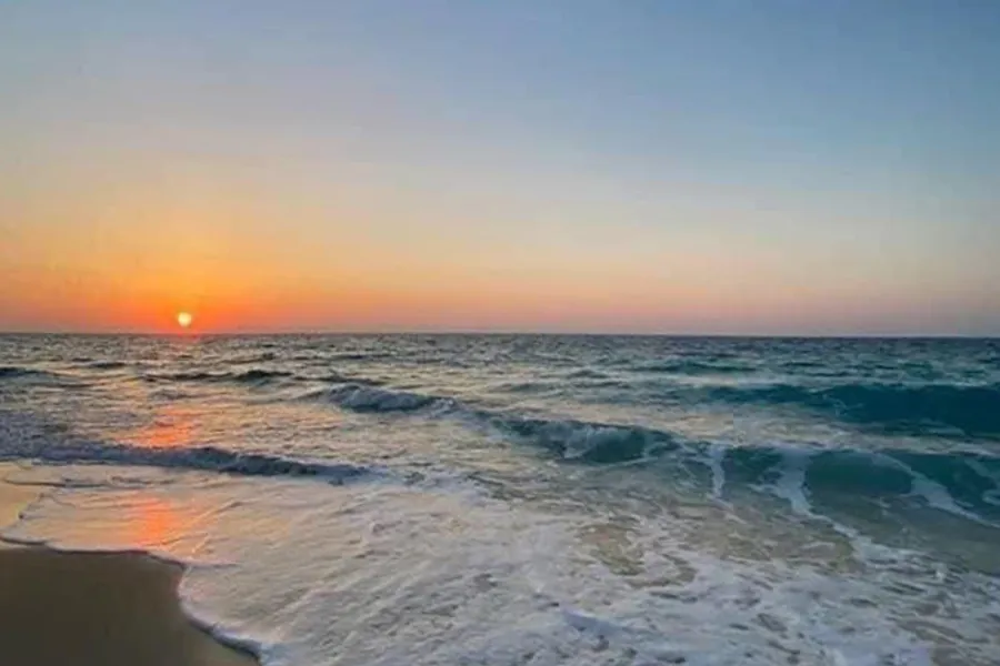 شاليه + روف للبيع (رأس الحكمة - امارتيس هايتس)