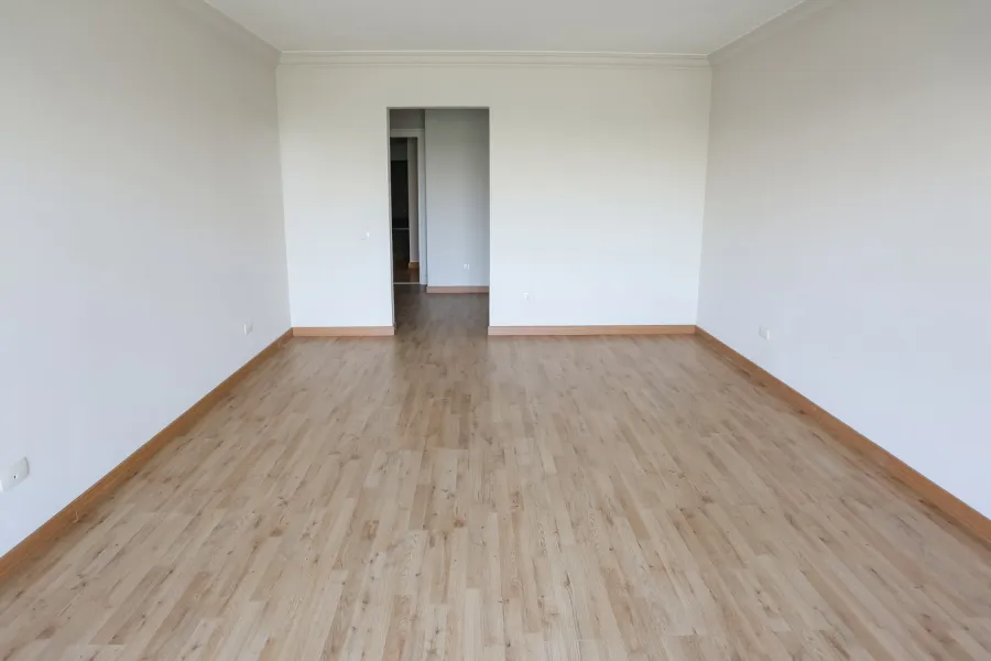 Apartment For Rent 290m Sporting