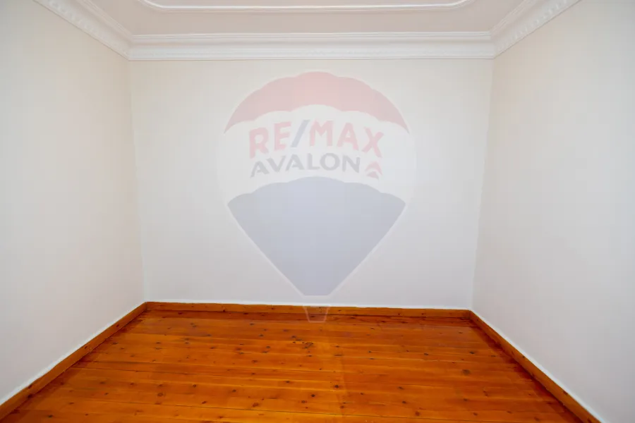 شقة للبيع 194 م لوران (ثالث نمرة من البحر)