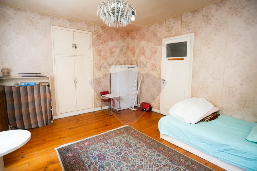 شقة للبيع 250 م سيدي جابر الشيخ (بين بورسعيد و البحر)