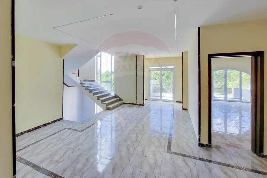 Villa For Sale 750 m King Marriout (Elrashedy St.)