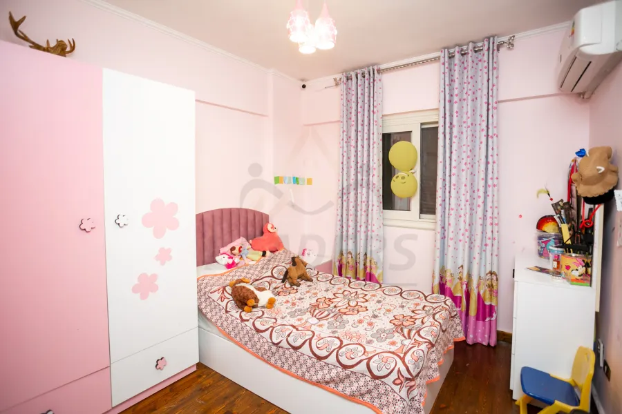 شقة للبيع 100 م سموحه (ميدان فيكتور عمانويل)