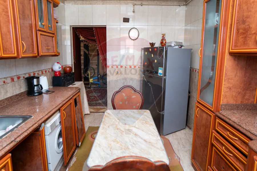 Apartment for sale 200 m Mansheya (on the tram - steps from the sea)