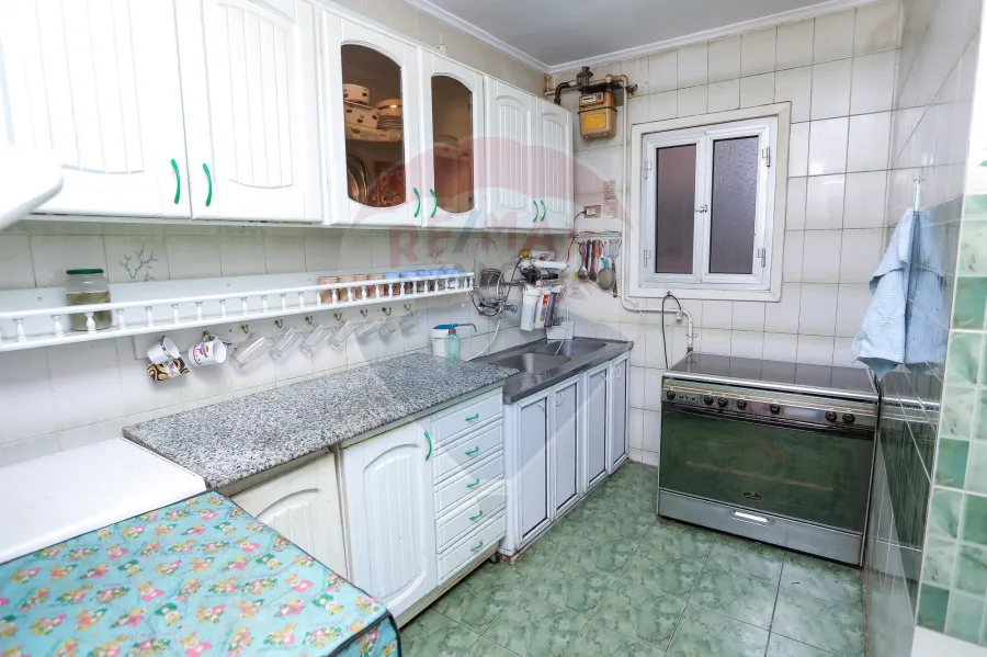 شقة للبيع 200 م لوران ( خطوات من ش شعراوى والبحر )